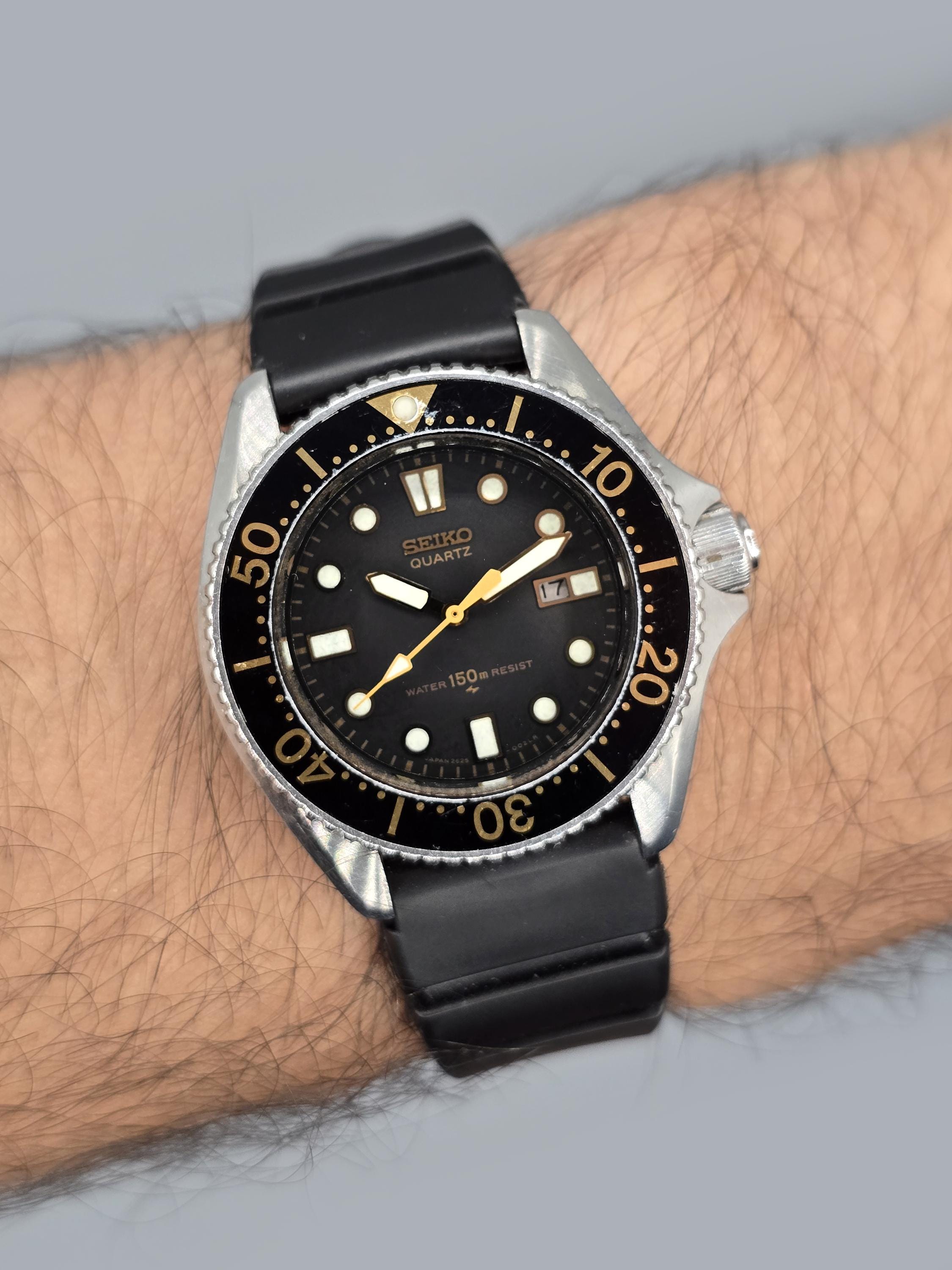 Vintage Seiko 2625-0010 Diver Quartz 150m Small 1980s Black Dial