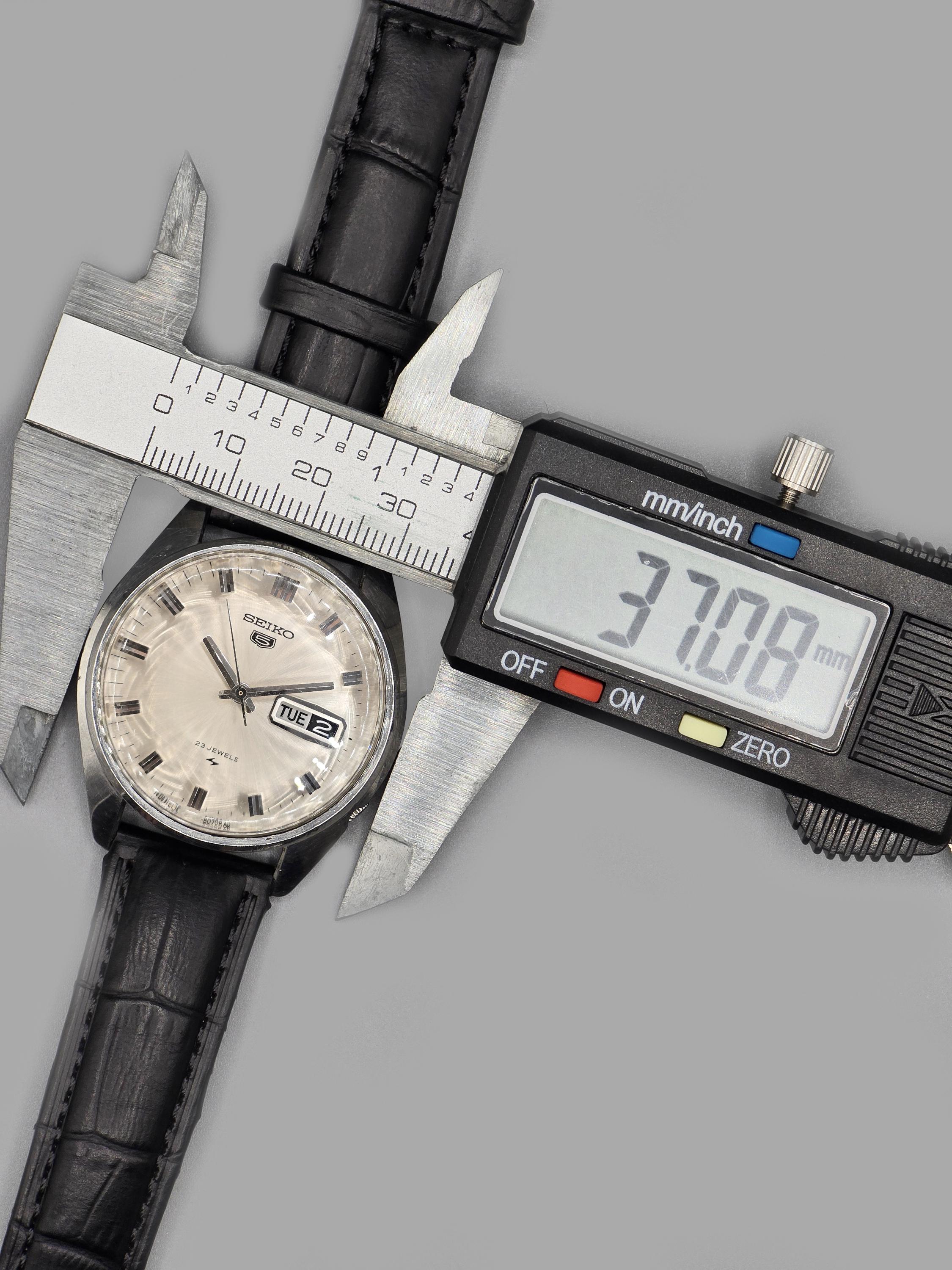 【稼働品・希少】SEIKO 5126-8060 自動巻き腕時計 希少文字盤 希少なセイコー5 オートマチック 5126-8060 メンズ腕時計 日本製 23石
