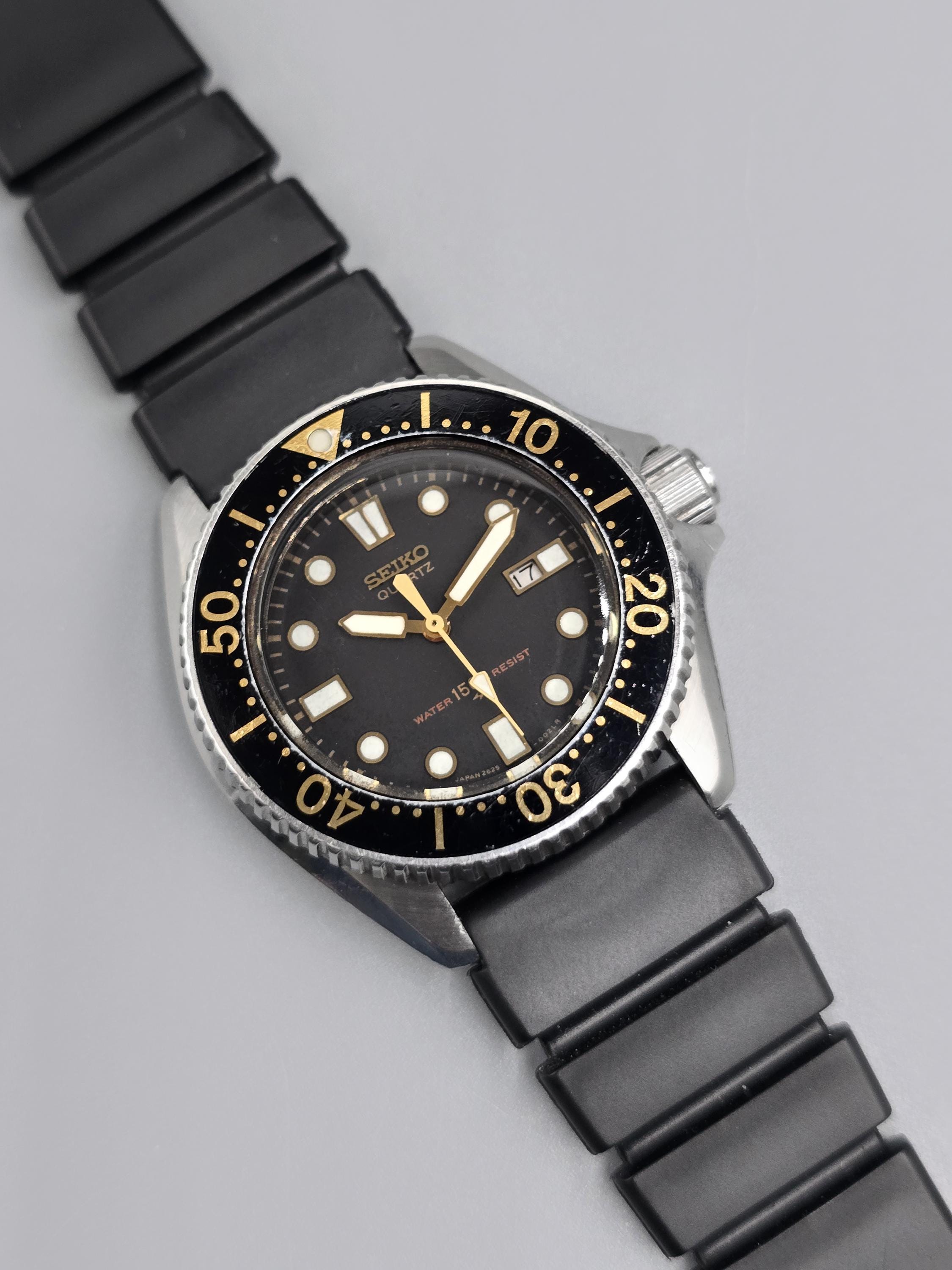 Vintage Seiko 2625-0010 Diver Quartz 150m Small 1980s Black Dial