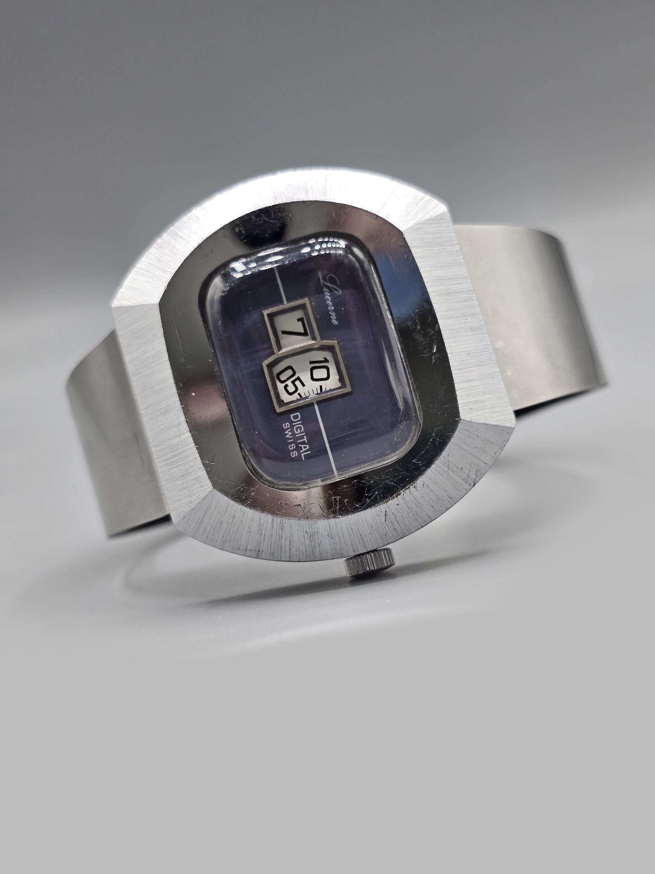 Lucerne Jump Hour Digital 1970s Swiss Made Ref. 12313 Manual Wind