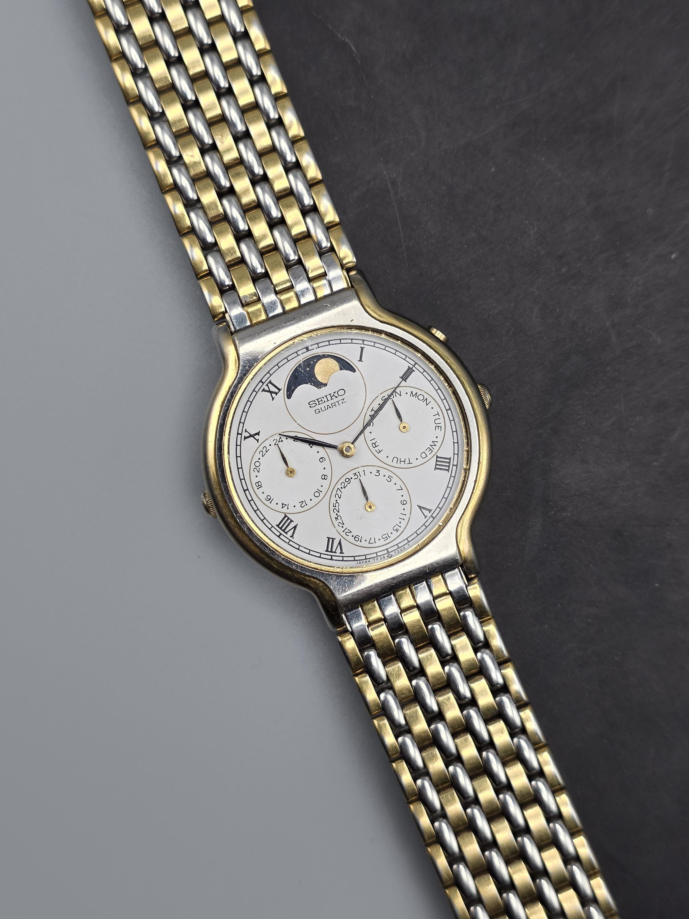 May 1988 Seiko 7F38-7020 Quartz Moonphase Triple Calendar Roman