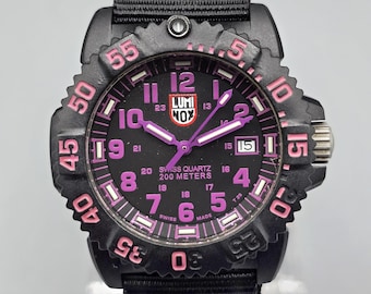 Reloj táctico Luminox Navy SEAL Colormark 7050 de cuarzo suizo con caja de carbono para hombre
