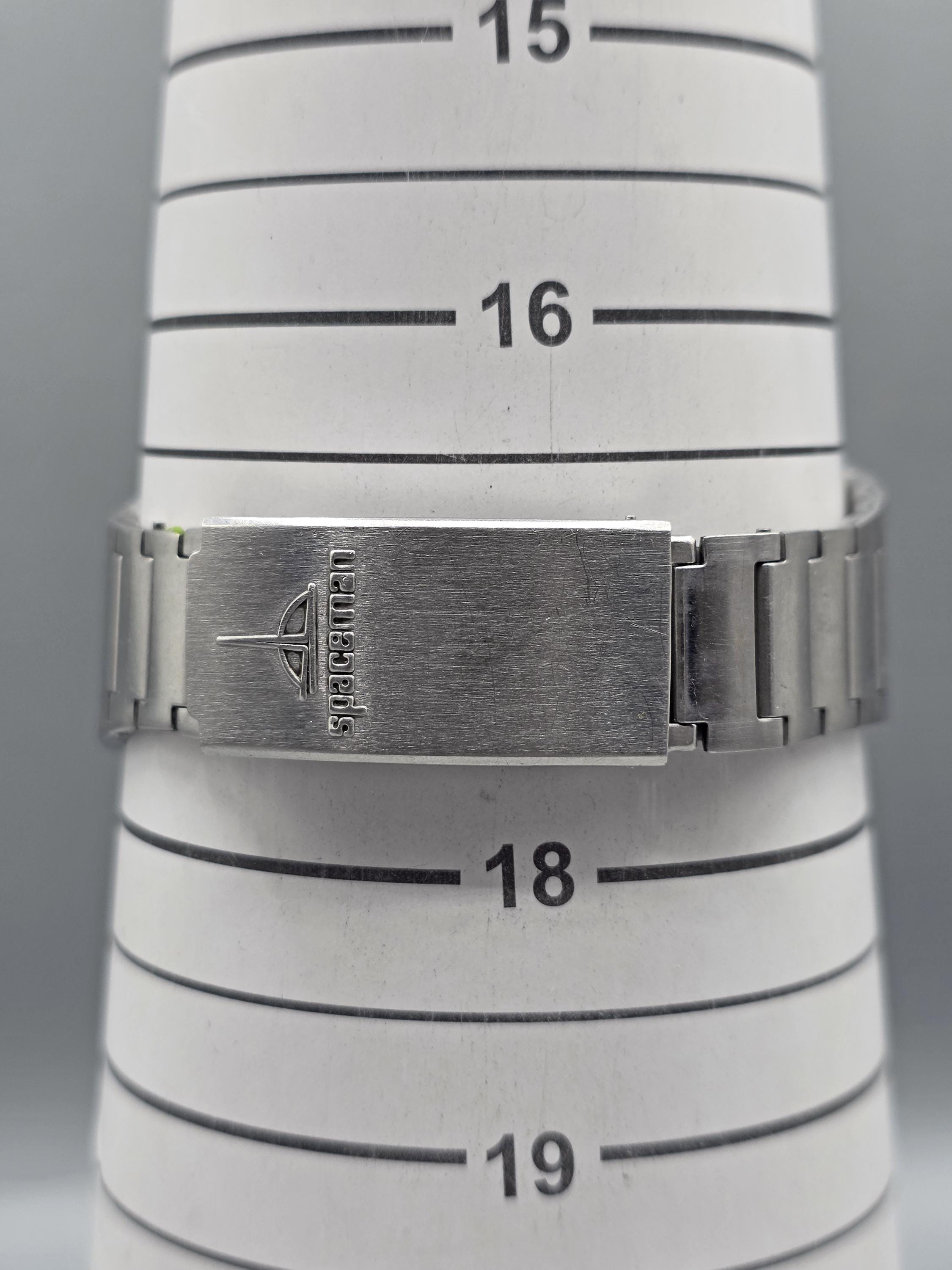 Vintage 1970s Spaceman Audacieuse Omax Day and Date Automatic
