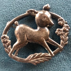 Fawn Pin Vintage Doe Deer Brooch Lightweight Silver Oval