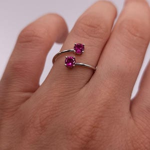 Skapad rubinring, rubinring med 2 stenar, fin rubinring med ädelsten, ring med födelsesten i juli, sista minuten-present till henne, minimalistisk justerbar ring, bild 6