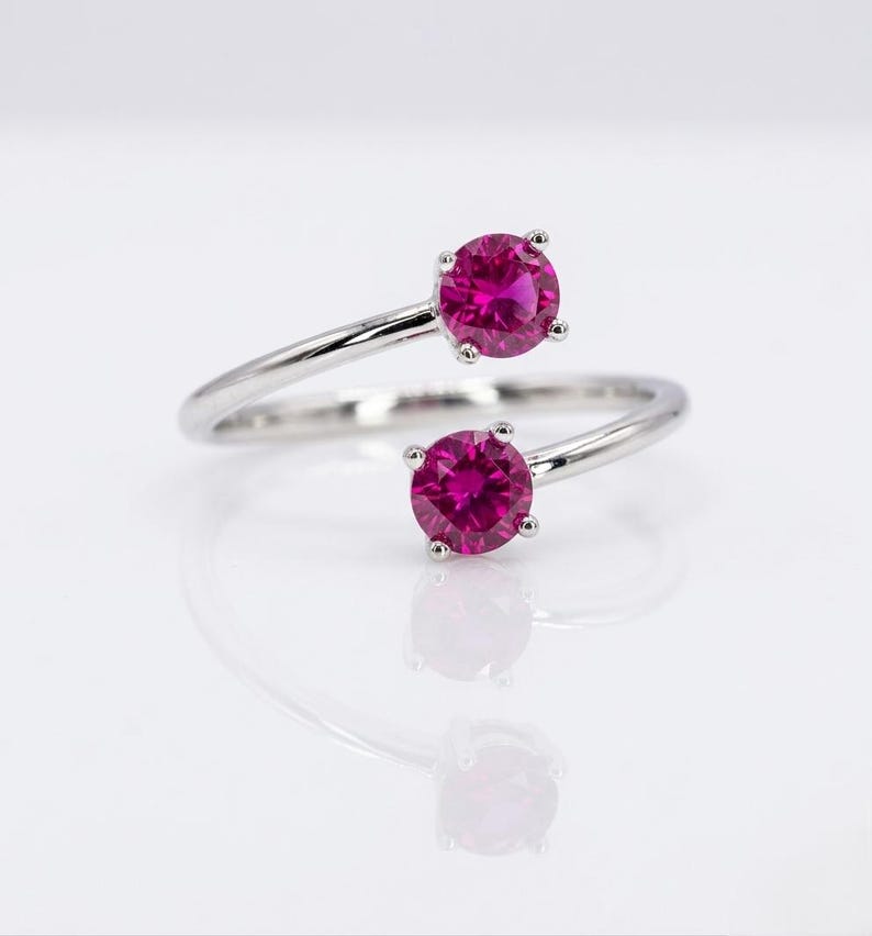 Skapad rubinring, rubinring med 2 stenar, fin rubinring med ädelsten, ring med födelsesten i juli, sista minuten-present till henne, minimalistisk justerbar ring, bild 1