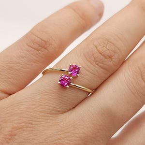 Skapad rubinring, rubinring med 2 stenar, fin rubinring med ädelsten, ring med födelsesten i juli, sista minuten-present till henne, minimalistisk justerbar ring, bild 2