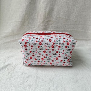 Floral Quilted Makeup Bag – Medium & Large Sizes | Handmade Travel Pouch