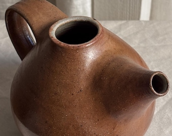 Vintage braune Keramik Teekanne - Skulpturale Steinzeug Krug mit Griff und Auslauf