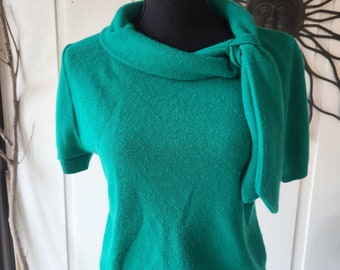 Vintage scarf collar Kelly Green sweater