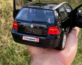 Volkswagen Golf 4 – 1:18 Diecast Model Car – Black – Opening Doors