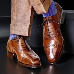 Handmade Men&#39;s Brown Color leather Oxford Toe Cap Brogue Lace Up Dress Shoes Men