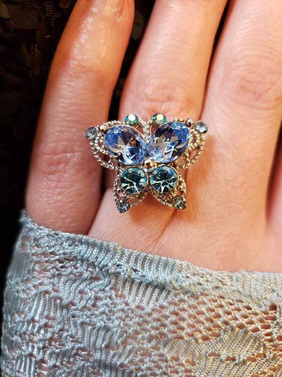 Sparkly Blue Rhinestone Butterfly Ring; 1990s Go-G