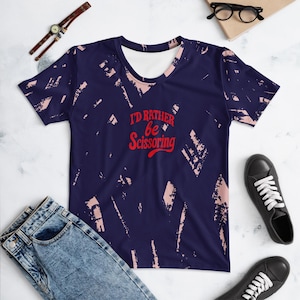 Funny lesbian scissoring t-shirt, cheeky queer shirt for wlw, bold lgbtq+ slogan tee top, sapphic humour pride top, funny gay tshirt gift