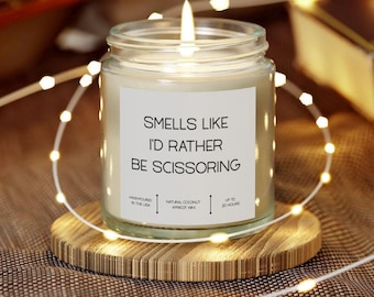 Vela lésbica sáfica divertida, decoración del hogar queer WLW bisexual para mujeres que aman a las mujeres, chiste sexy de tijeras, accesorios de merchandising del orgullo LGBTQ+