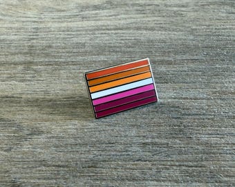 Refugees Welcome (pin/button, 4 Sizes) - Pro-immigrant, Solidarity