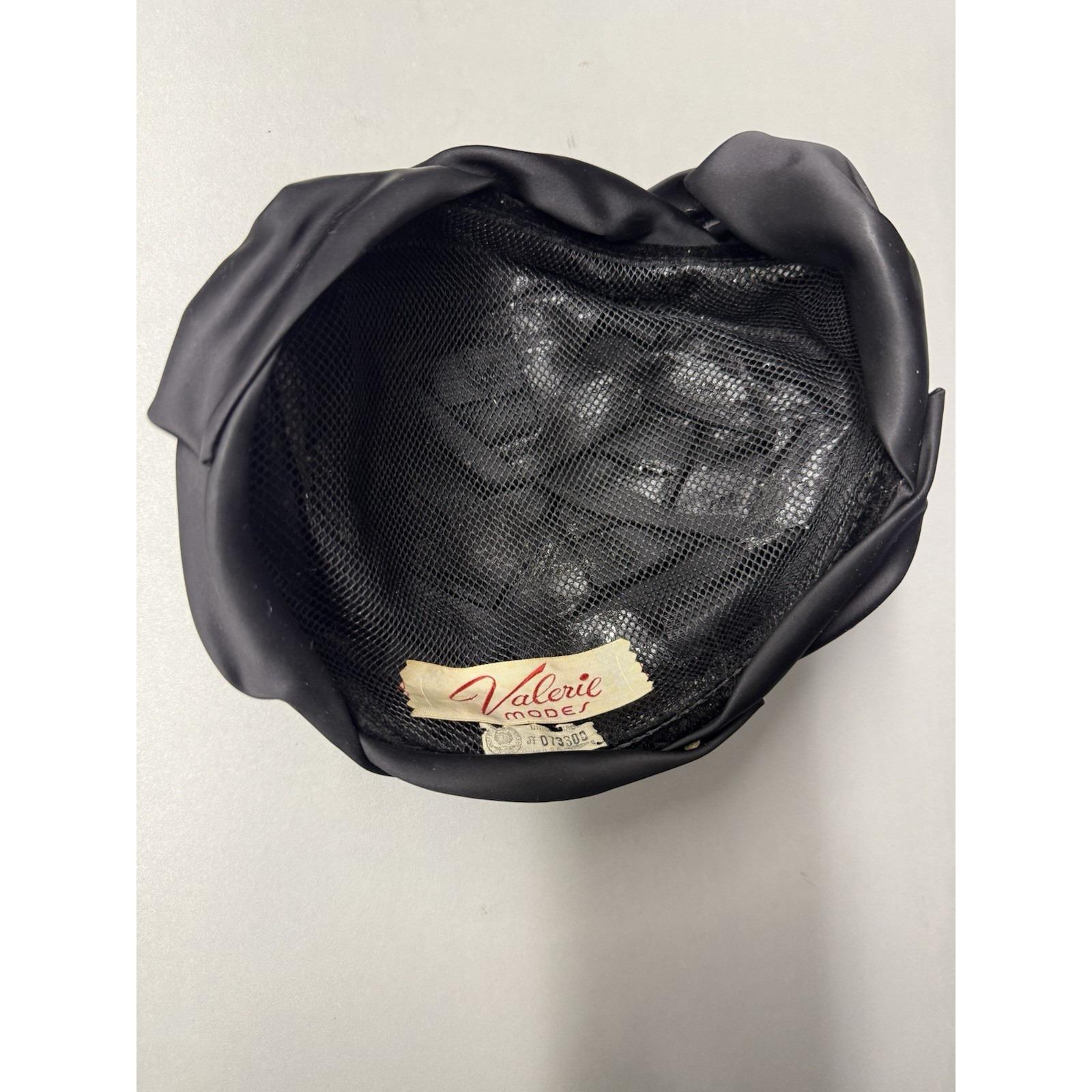 Valerie Modes. Vintage 1950s Hat. Womens. One Size Fits Most Vintage Hat Valerie MODES 1950s Glamour Silver Metallic  main image 3