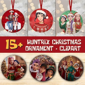 Puede incluir: Una colección de adornos navideños redondos con cintas rojas. Los adornos presentan varios personajes de estilo anime con gorros de Papá Noel y atuendos festivos. El texto "15+ HUNTRIX CHRISTMAS ORNAMENT - CLIPART" se muestra en rojo.
