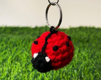 Porte-clés coccinelle au crochet, accessoire fait main, compagnon de sac