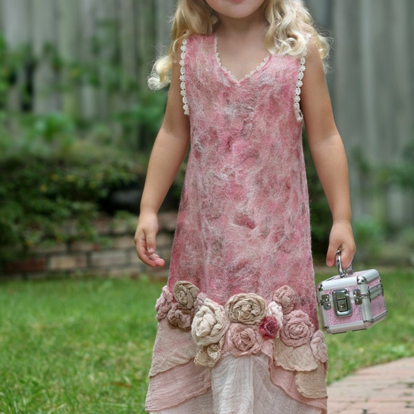 Nuno felting TUTORIAL easy feltmaking instructions felted dress girl roses lace ruffles nuno felt wet felting clothes flowers pattern