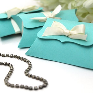 10 Pillow Boxes, Medium Ribbon Tie - gift card holder, DIY elegant wedding favor - unique photographer flash drive jewelry product packaging