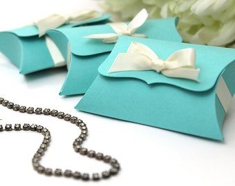 10 Pillow Boxes, Medium Ribbon Tie - gift card holder, DIY elegant wedding favor - unique photographer flash drive jewelry product packaging