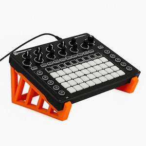 Stand for Native Circuit Synth
