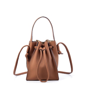 Echt leren emmertas voor dames – zachte koeienhuid schoudertas met trekkoord | Elegante minimalistische handtas