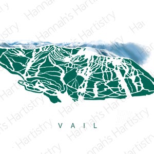 Könnte beinhalten: Eine türkis-weiße Karte des Skigebiets Vail mit dem Wort "VAIL" unten. Die Karte zeigt die Skipisten und das Gelände im Detail. Der Hintergrund ist weiß mit einem Aquarelleffekt.