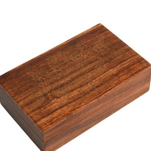 Tree of Life Wooden Keepsake Box – Handcrafted Storage Box for Jewelry, Tarot, Crystals – Floral Carved Natural Wood Gift Box