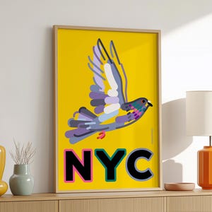 New York Tauben Wandkunst - NYC Poster Druck - Gelb - Urbane Vogelillustration - Mattes Dekor in Museumsqualität - verschiedene Größen