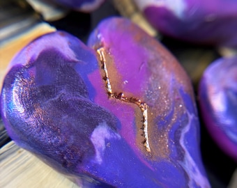 Kintsugi Broken Heart Worry Stone – Handmade Clay Pocket Stone for Stress & Comfort