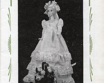 vintage Barbie Doll Dress Pattern Living Doll Fashions Booklet 3 en noir et blanc par Janice Rose Couture et Crochet