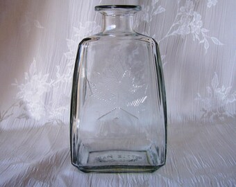 Vintage John McNaughton Co. Canadian decanter.  B962-1.