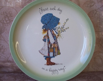 Vintage Hollie Hobbie plate. ”Start Each Day”.  B404-1.25-AAA.