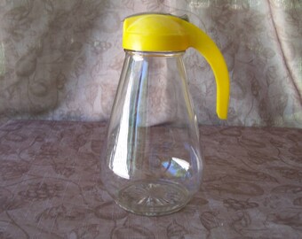 Vintage large syrup pitcher. R591-1