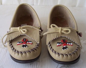 Vintage Minnetonka beaded moccasins, size 2.  B740-5.