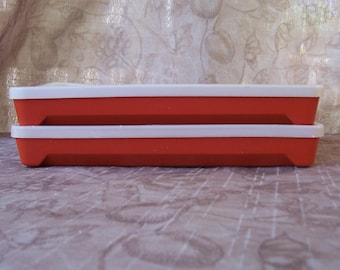 Vintage pair of Tupperware small deli keepers.  B170-50.
