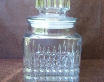 Vintage Wexford glass canister apothecary jar.  B408-.25.
