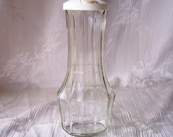 Vintage Good Season shaker mixer bottle.  B944-.35.