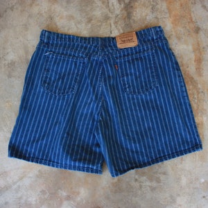 90s Plus Size Levis Striped Denim Shorts Hickory Railroad Blue and White Jean Shorts Size 2X / 3X image 3