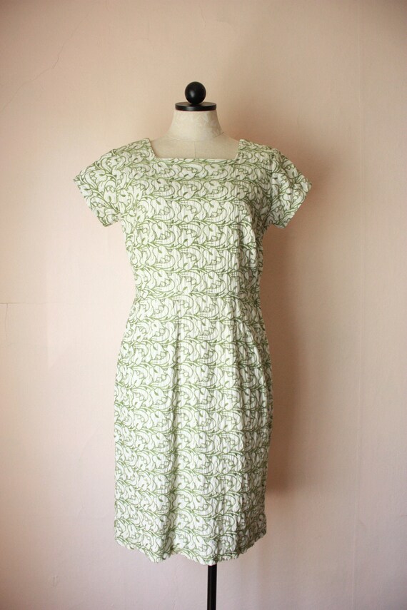 50s Green and White Embroidered Eyelet Wiggle Dre… - image 2