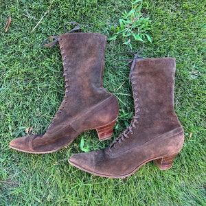 Edwardian Brown Suede Women&#39;s Boots by Queen Quality - Wearable Condition