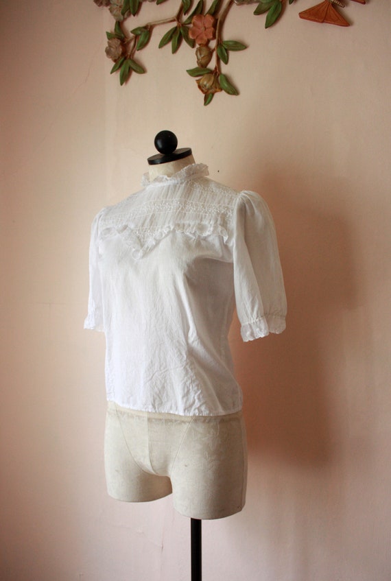 30s 40s Sheer White Blouse with Ruffled Lace Colla