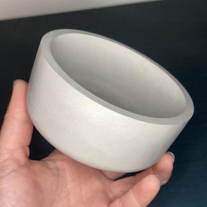 Small Concrete Bowl – Gray Jewelry Catchall, Key Holder, Minimalist Trinket Dish, Modern Home Decor, Handmade Cement Ring Bowl