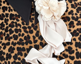 One of kind detachable collar