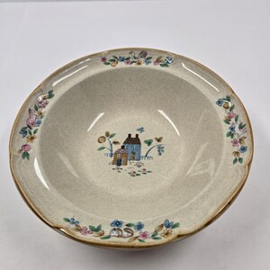 Vintage Japan Stoneware Folk Art Village House Floral Speckled Soup  Bowl 9"