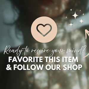 K&ouml;nnte beinhalten: Verschwommenes Bild mit einem Herzsymbol in einem Kreis, einem gebogenen Pfeil und dem Text: "Bereit, Ihren Geist neu zu verdrahten? FAVORISIEREN SIE DIESEN ARTIKEL & FOLGEN SIE UNSEREM SHOP."