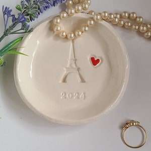 Eiffel Tower 2024 Dish/New Years Gift/Travel Gift/Gift For Friends/Keepsake Dish/Engagement French Ceramic/Ring Dish Wedding Gift immagine 1