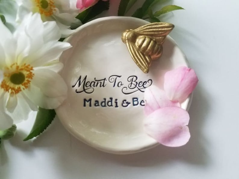 Bee Trinket Dish Personalized Jewelry Storage Wedding Ring Elegant Couples Dish Ceramic with Gold Ceramic Bee Housewarming Gift Anniversary